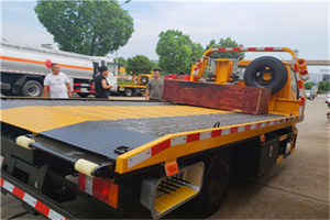 工人体育馆附近拖车电话号码服务